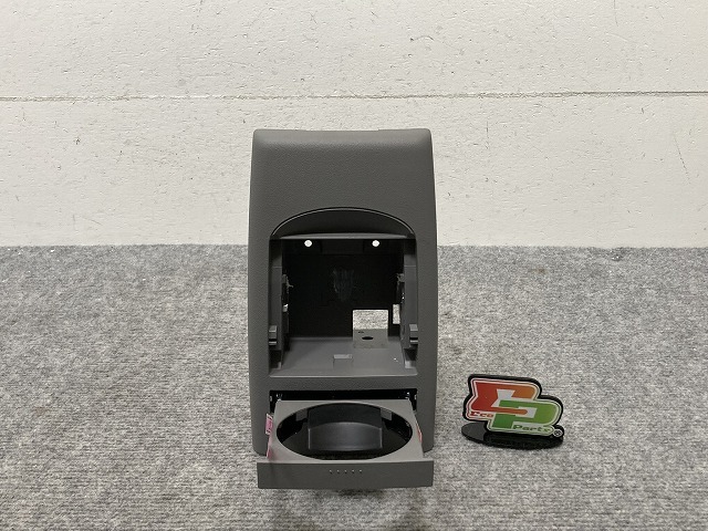 新品!ニュービートル 9C系 純正 後期 灰皿 シガー パネル/ドリンクホルダー/カップホルダー 1C0 863 617 G 1C0863617G3SG VW(134768)拍卖