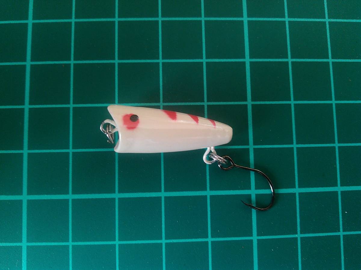 小型ポッパー 25mm 1.2g ホワイト1 検)トラウト バスバグ ブルーギル ズイール メバル 鯉 ニゴイ ブラックバス スモール ジャクソン 拍卖