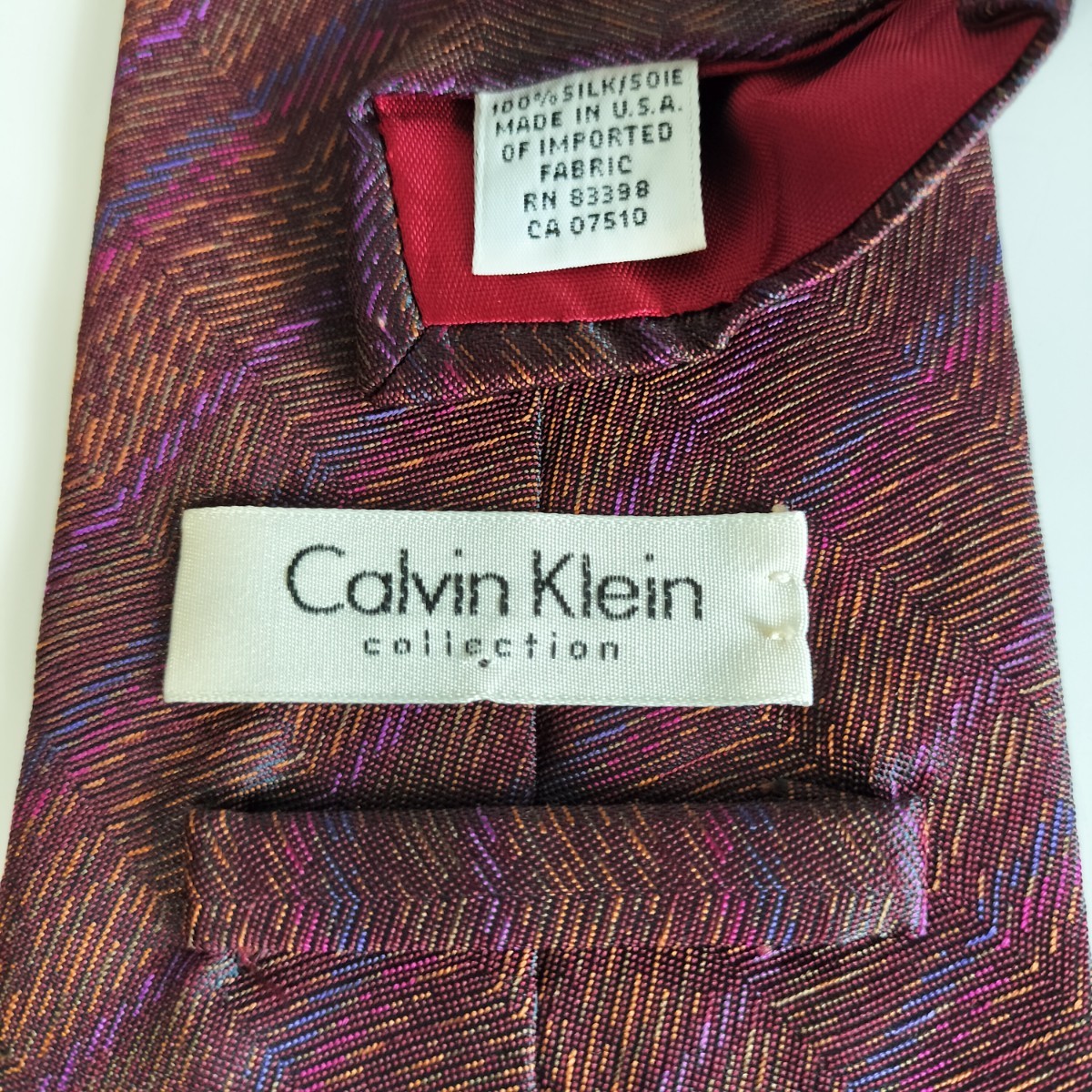 カルバンクライン(Calvin Klein)マルチレッドストライプネクタイ拍卖