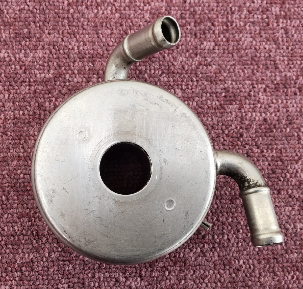 ヤマハ純正 YZF-R1 2004~06年式用 水冷式オイルクーラー 凹みあり。拍卖