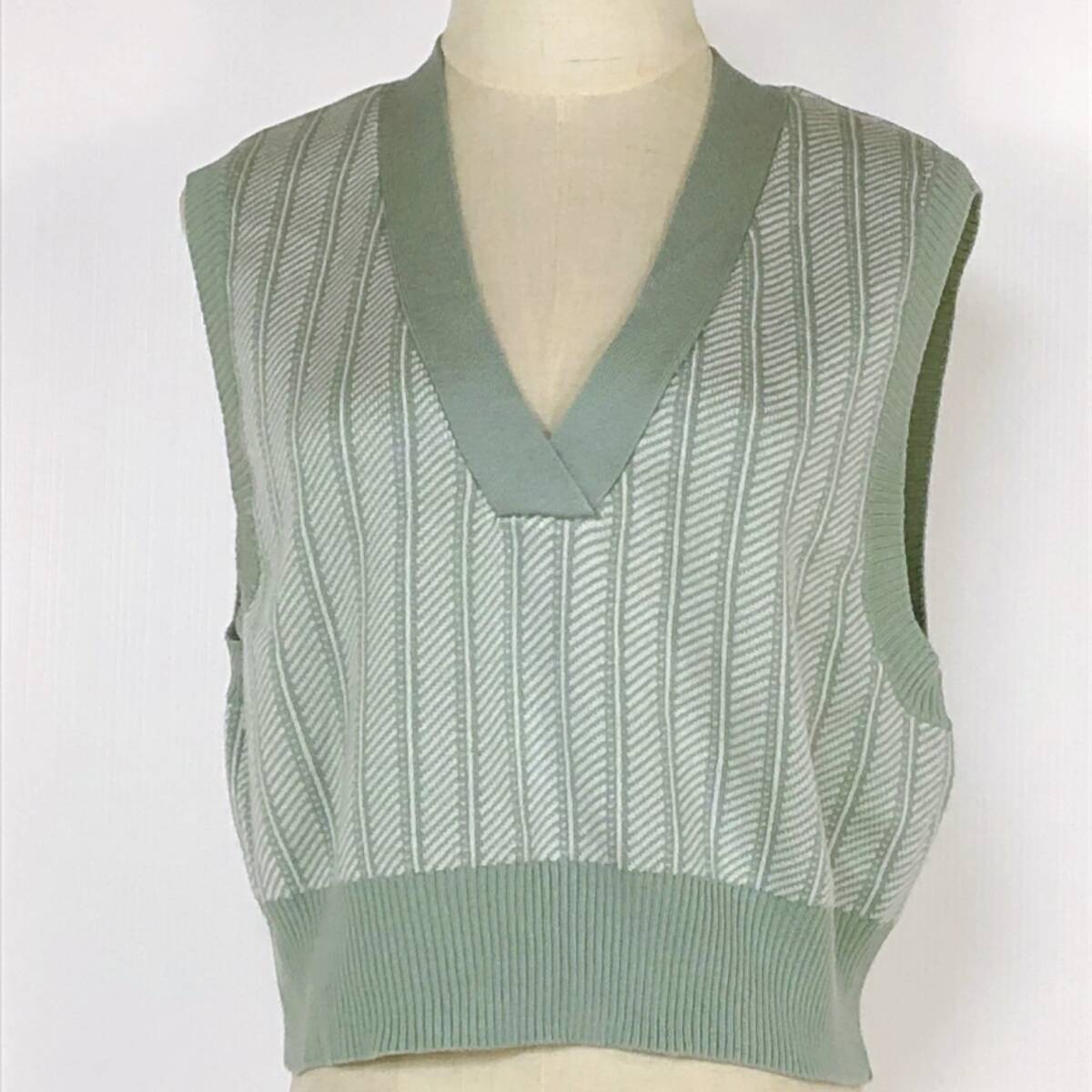 Y0827 美品 GU レディース トップス ベスト 袖無し 薄手 伸縮性 Vネック Mサイズ アースカラー カジュアル あたたか シンプル 春秋冬 拍卖