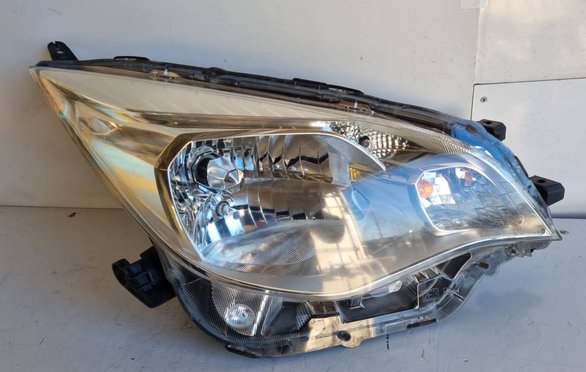 スバル トレジア NSP120X ヘッドライト 右拍卖