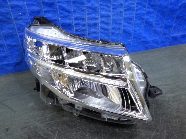 1985 ルーミー M900A M910A 前期 右ライト LED W3918 トール M900S M910S レンズ美品拍卖