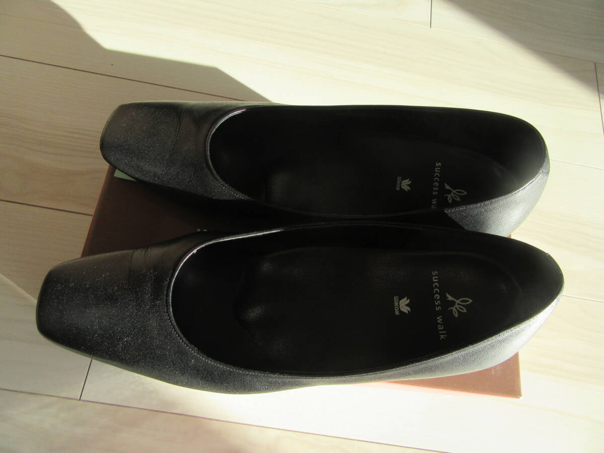 ワコール wacoal サクセスウォーク 黒プレーンパンプススクエア型 3.5㎝ヒール 冠婚葬祭 就活 幅広 24.5㎝ 3E拍卖