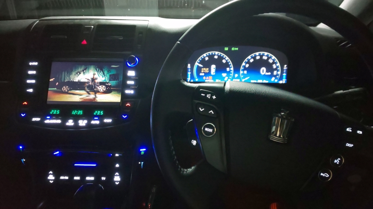 クラウン 200系 ロイヤル アスリート ハイブリッド 打ち替えします。拍卖