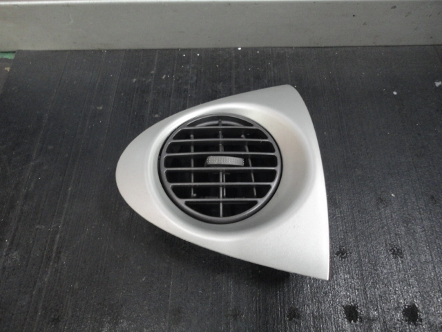 ダイハツ ムーヴラテ L550S 純正エアコン吹き出し口 助手席 インパネ ルーバー ダッシュ パネル 【L560S拍卖