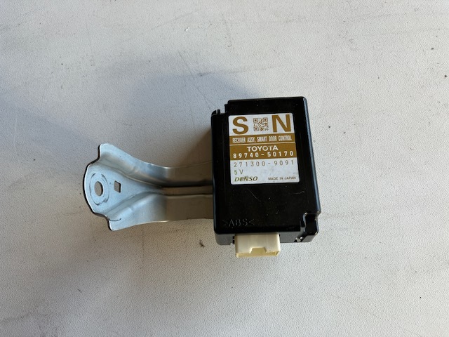 レクサス★LS600hバージョンL後期純正スマート ドア コントロール レシーバー 89740-50170★部品取り車★LEXUS UVF45UVF46★LS460LS500H拍卖