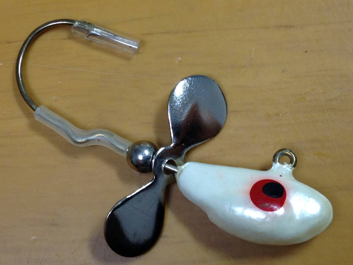 メーカー不明 ペラ付きジグ 8g ホワイト 検索用 管釣り エリア トラウト #18-1849-2拍卖
