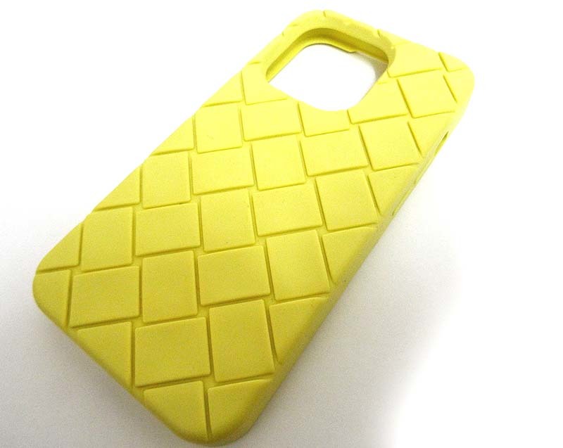 美品 BOTTEGA VENETA ボッテガヴェネタ イントレチャート iphone14Proケース シャーベット ラバーシリコンケース 拍卖
