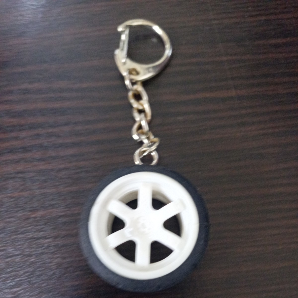 ①新品★未使用★TE37ホイール風キーホルダー★稀少★白★ カスタム 拍卖
