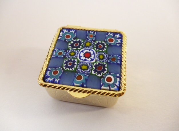 β Venetian glass ベネチアングラス ピルケース 小物入れ β ベネチアンガラス ヴェネチアン ベネチアン ミルフィオリ 拍卖