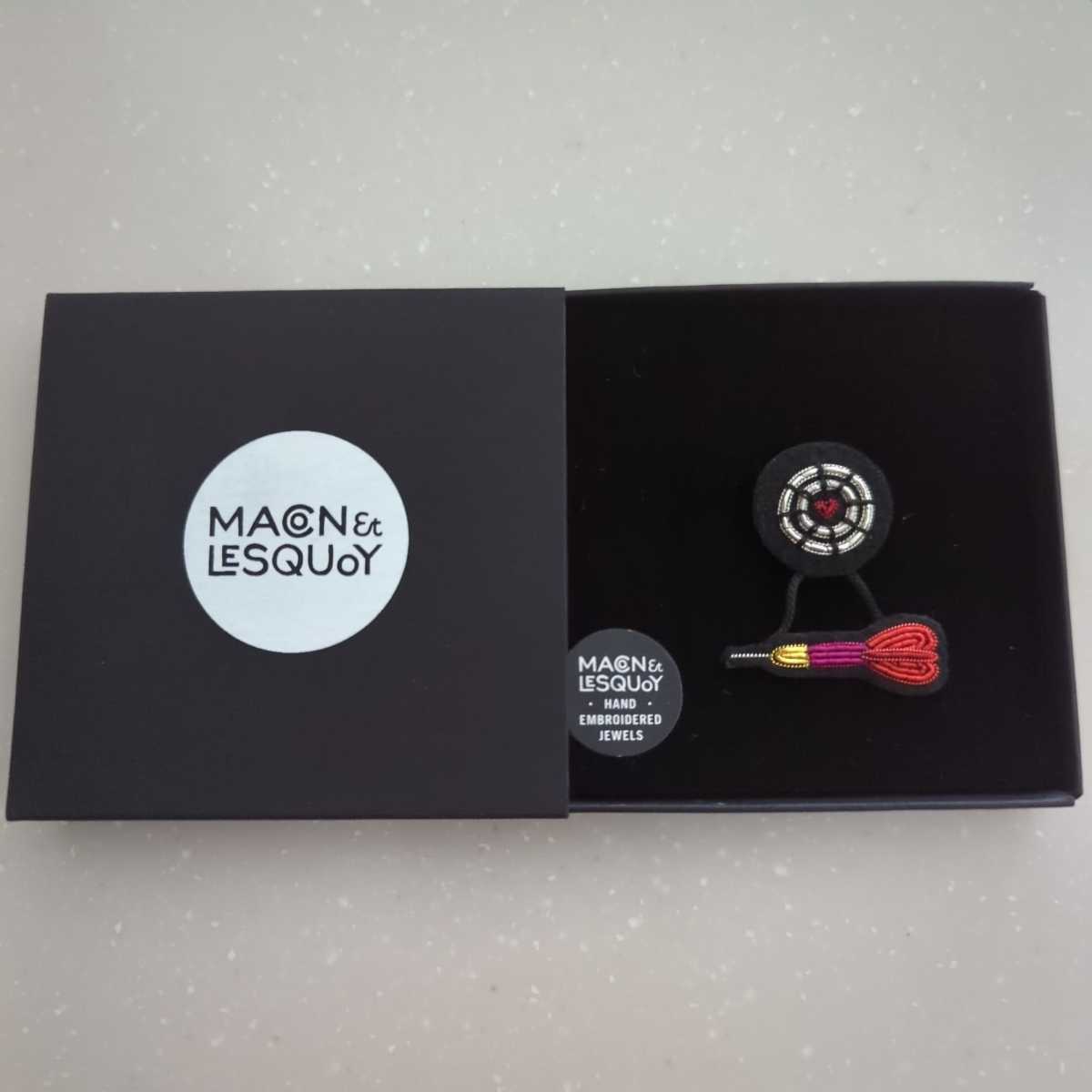 106送料無料★新品★Macon&Lesquoyブローチ★マコンエレスコア★パリ★レア商品★ダーツと羽根★DARTS★揺れる拍卖