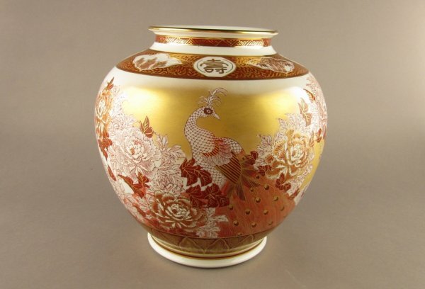 「九谷良山」造 牡丹に孔雀文 赤絵大花瓶 高さ302mm拍卖