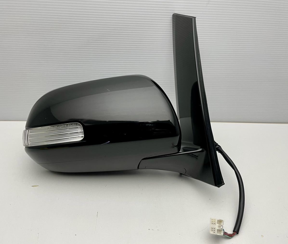 美品 20系 アルファード ヴェルファイア ANH20W/ANH25W/GGH20/GGH25 右 ドアミラー 7ピン 202 ブラック ウィンカー付き (M22)拍卖