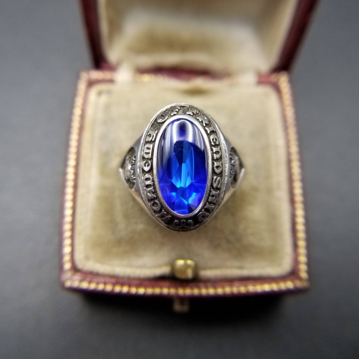 LGB BALFOUR社製 米国 ヴィンテージ クラブリング ACADEMY OF FRIENDSHIP ロングオーバル 925 シルバー 銀 指輪 青石 存在感 Y13-G拍卖