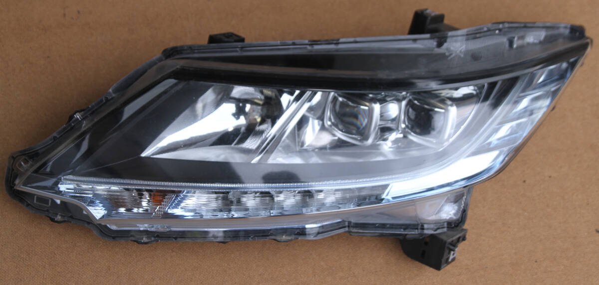 平成29年式 ホンダ オデッセイ アブソルート (RC4) 純正ヘッドライト 左側 KOITO 100-18076拍卖