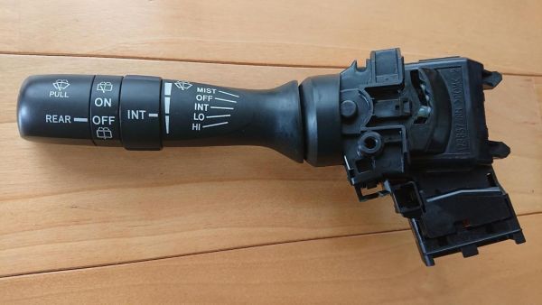 残りわずか!【未使用 トヨタ 純正】ヴィッツ KSP/NSP/NCP130系 間欠時間調整式ワイパースイッチ拍卖