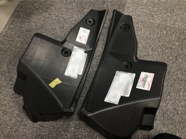 残りわずか!【未使用 トヨタ 純正】TOYOTA VITZ ヴィッツ NCP131 リヤバンパサイド シール 左右セット 補強拍卖