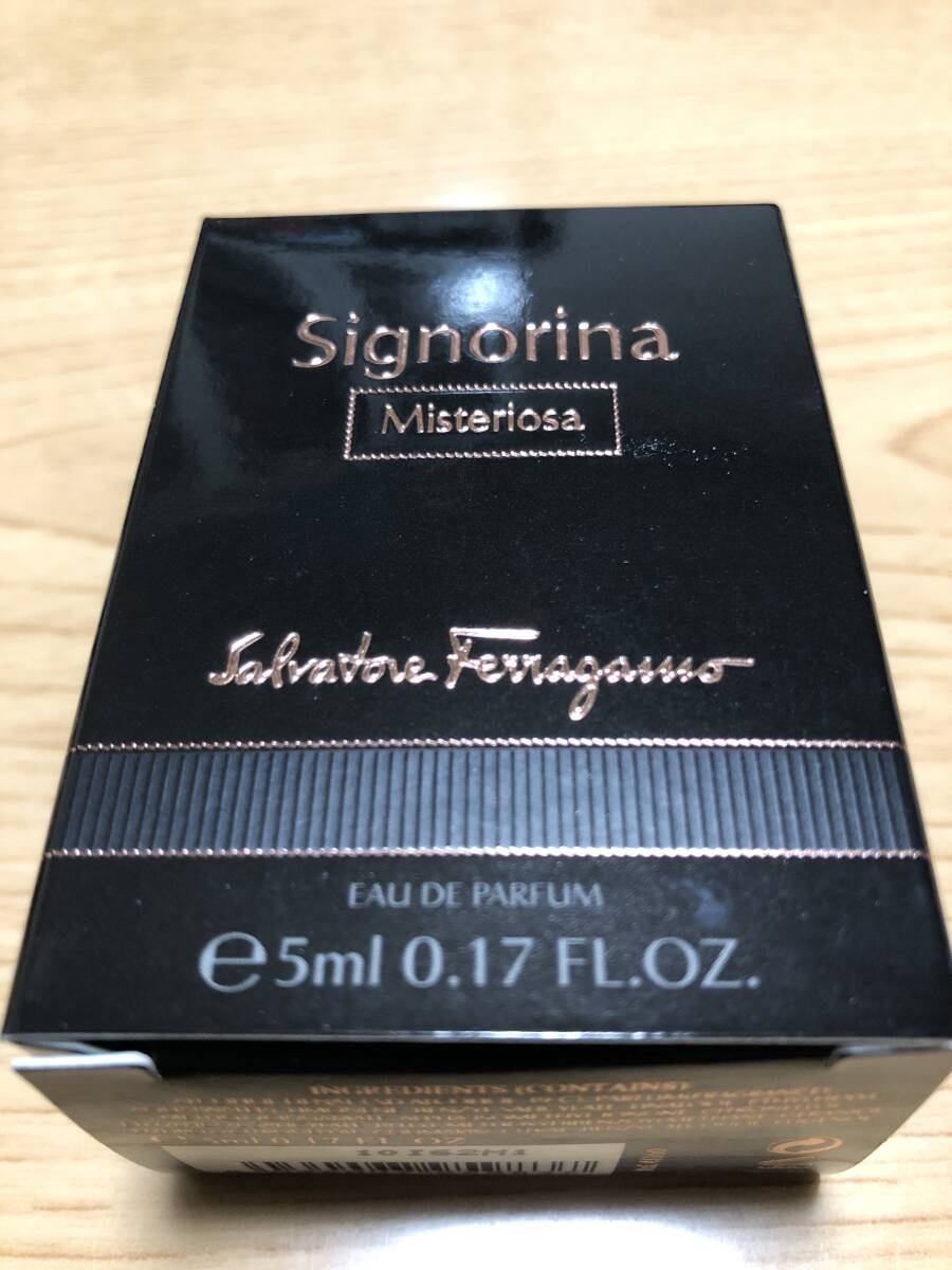 サルヴァトーレフェラガモ オードパルファム 5ML ミニ香水 SIGNORINA MISTERIOSA- Salvatore Ferragamo 自宅保管未使用拍卖
