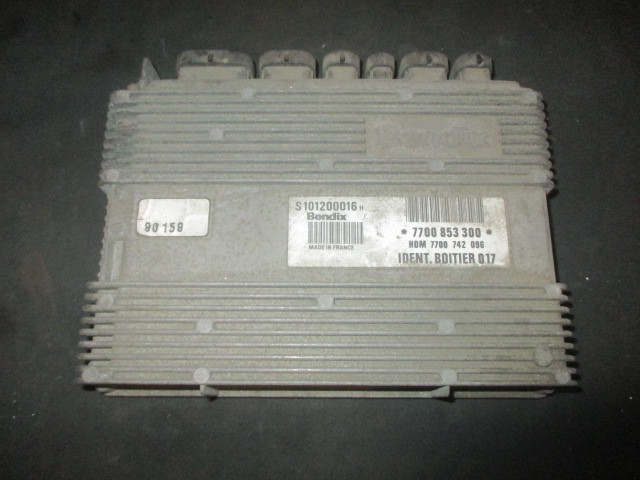 ■ルノー 25 ヴァンサンク エンジンコンピューター 中古 S101200016H 7700853300 7700742096 Bendix ECU コントロールユニット モジュール拍卖