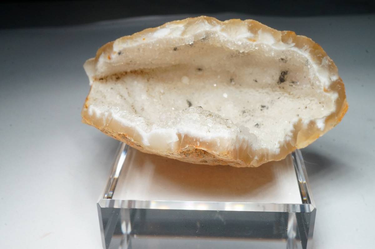 【特別即決価格!】早い者勝ち!30年前の希少在庫!アゲートジオード・ドーム水晶、石英クラスターが神秘的(メノウ・瑪瑙)原石45g拍卖