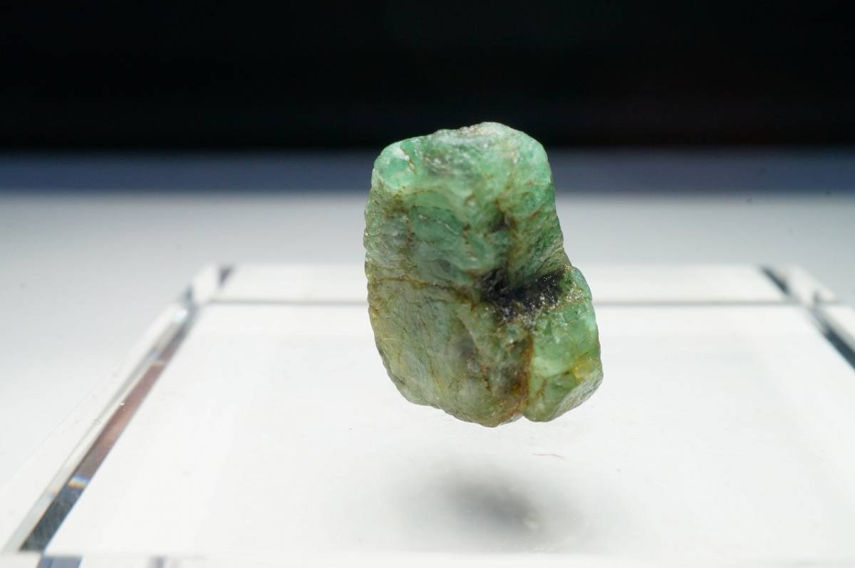 【特別即決価格!早い者勝ちです!】在庫僅か!30年前の希少在庫!コロンビア産上質天然エメラルド原石母岩付原石9.71ct拍卖