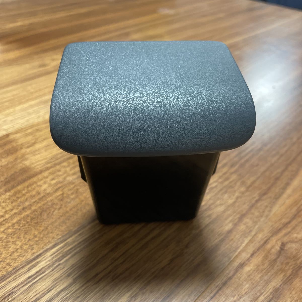 未使用 いすゞ フォワード エルフ ギガ 純正 灰皿 ジャン FORWARD ELF トラック 中型 小型 大型 2t 3t 4t 10t拍卖