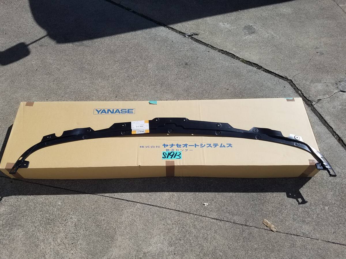 【未使用品】BMW 1シリーズ F40 純正 フロントバンパー アンダーフードシールド シールド 51118075612 S1913拍卖