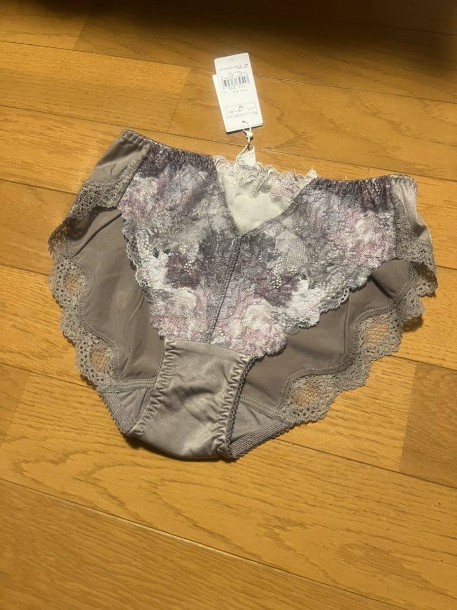 triumph トリンプ レッドレーベルTR0101 高級 ショーツベージュ色 新品未使用です。 Mスタンダード拍卖