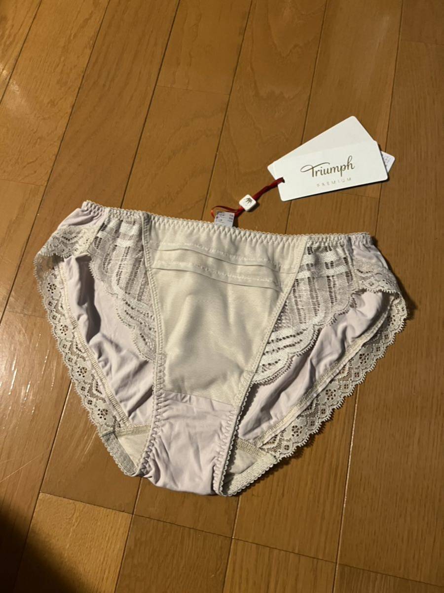 triumph トリンプ ショーツ プレミアムレッドレーベル ベージュ色 新品未使用です。 Mスタンダード拍卖