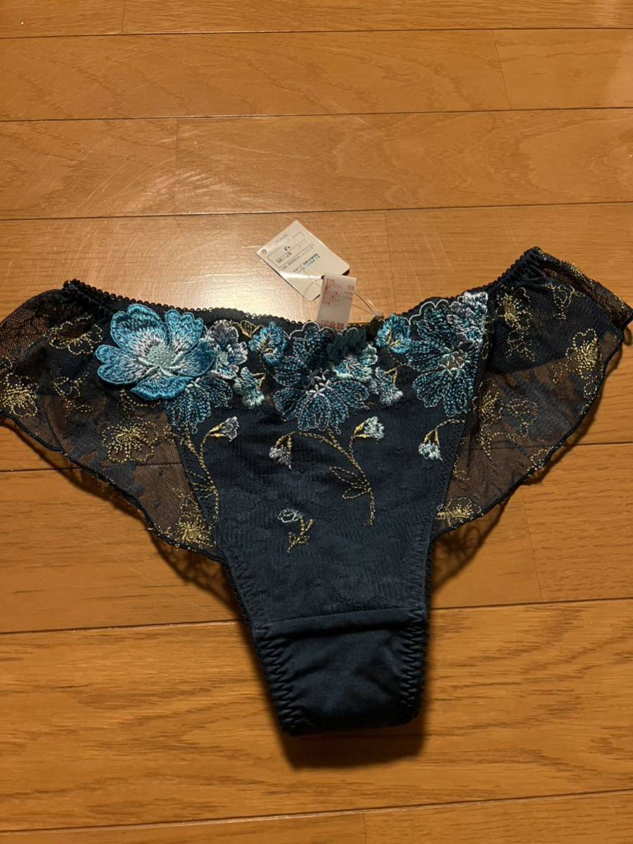 triumph トリンプ Tショーツ TR0048 ストリング 新品未使用です。Mサイズ拍卖