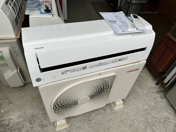 TOSHIBA 東芝 2023年 2.5kw 8畳用 冷暖房ルームエアコン RAS-J251M拍卖