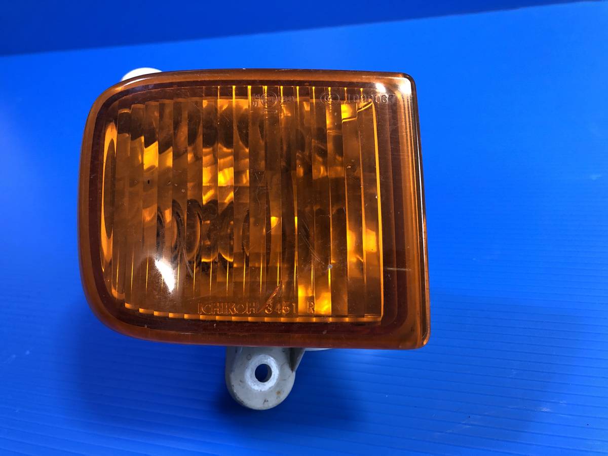 11111m 日産 UDトラックス クオン QKG-CG5ZA ウインカー 右側 運転席側 ICHIKOH 3451拍卖