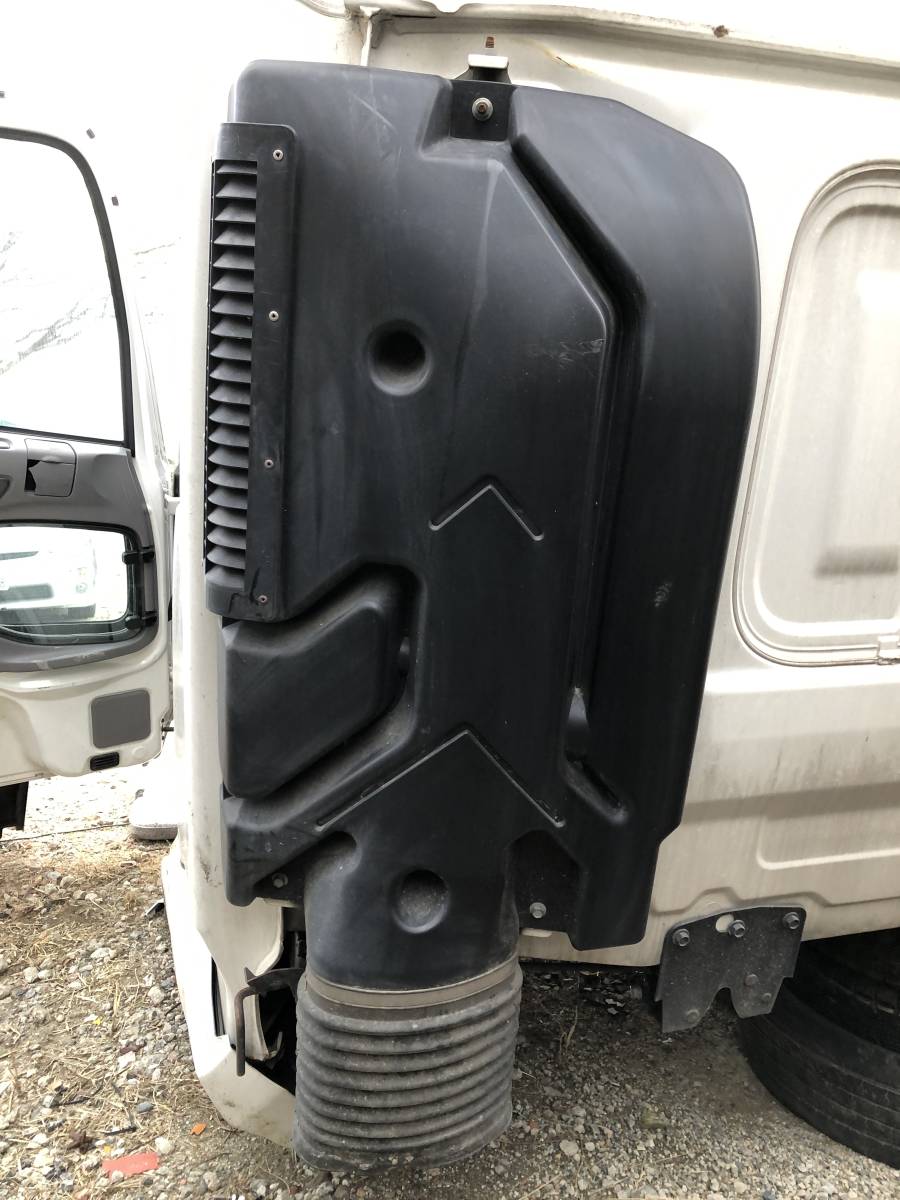 11218m 日産 UDトラックス クオン QKG-CG5ZA エアクリーナーダクト エアクリーナーボックス拍卖