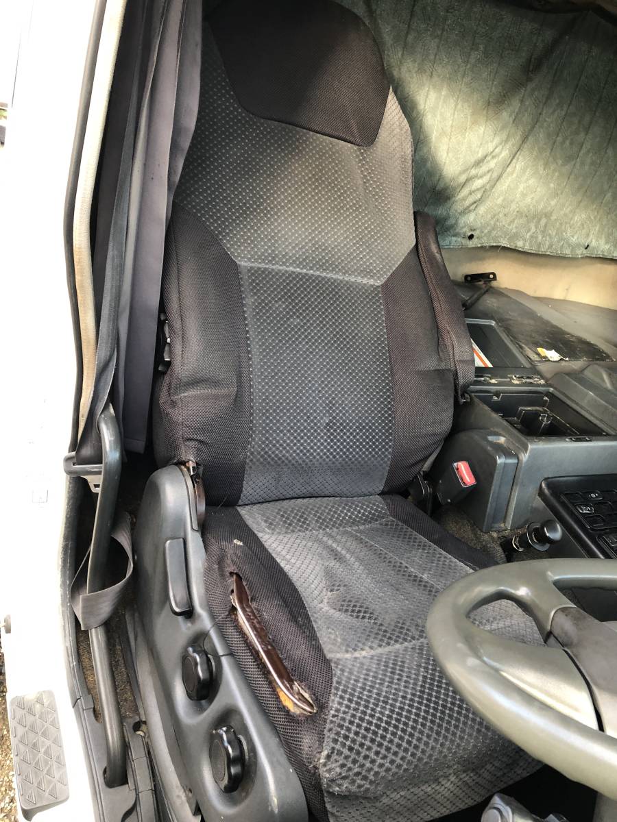 12006m 三菱 ふそう スーパーグレート LKG-FS54VZ ドライバーシート エアー ダンパー シート 右側 運転席側拍卖