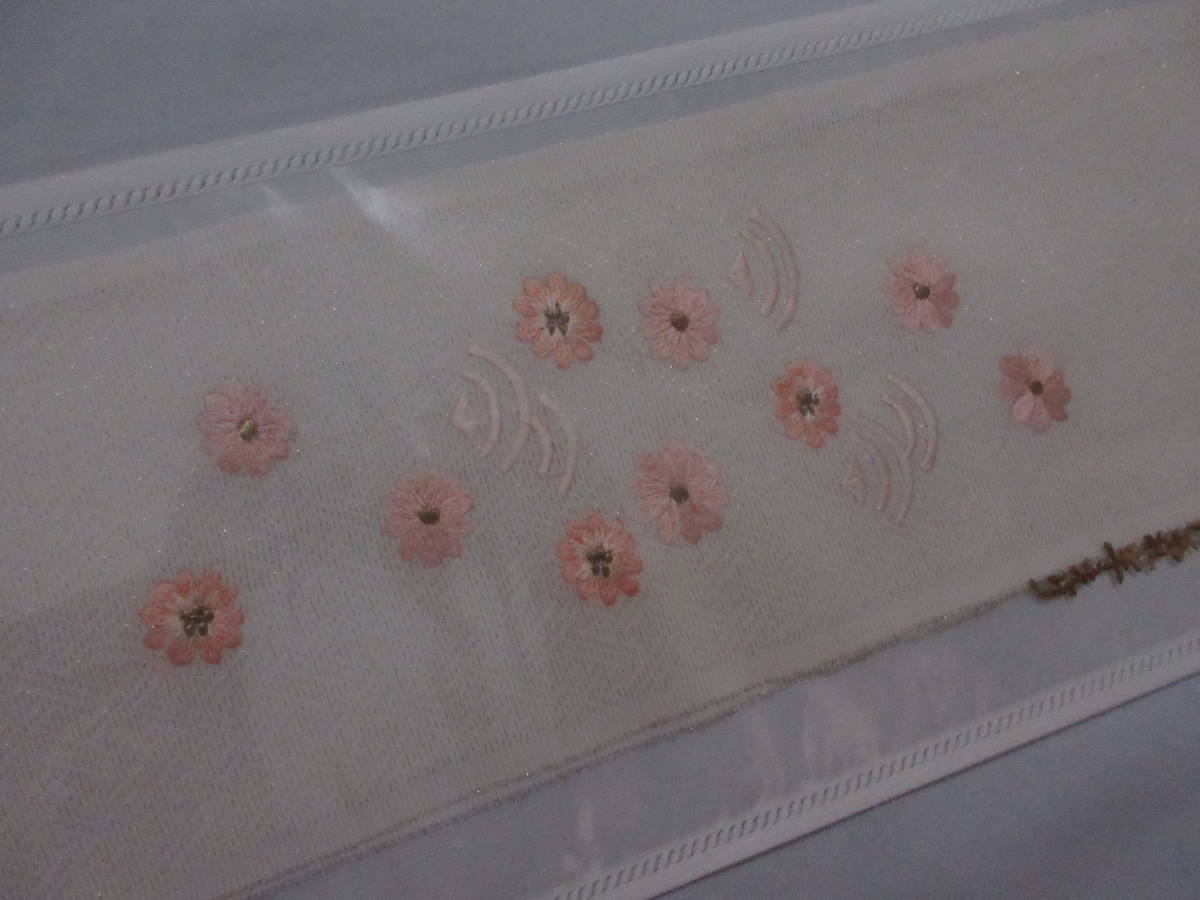 ☆銀ラメ入り地 半衿 ピンク刺入り半衿 ☆ 拍卖