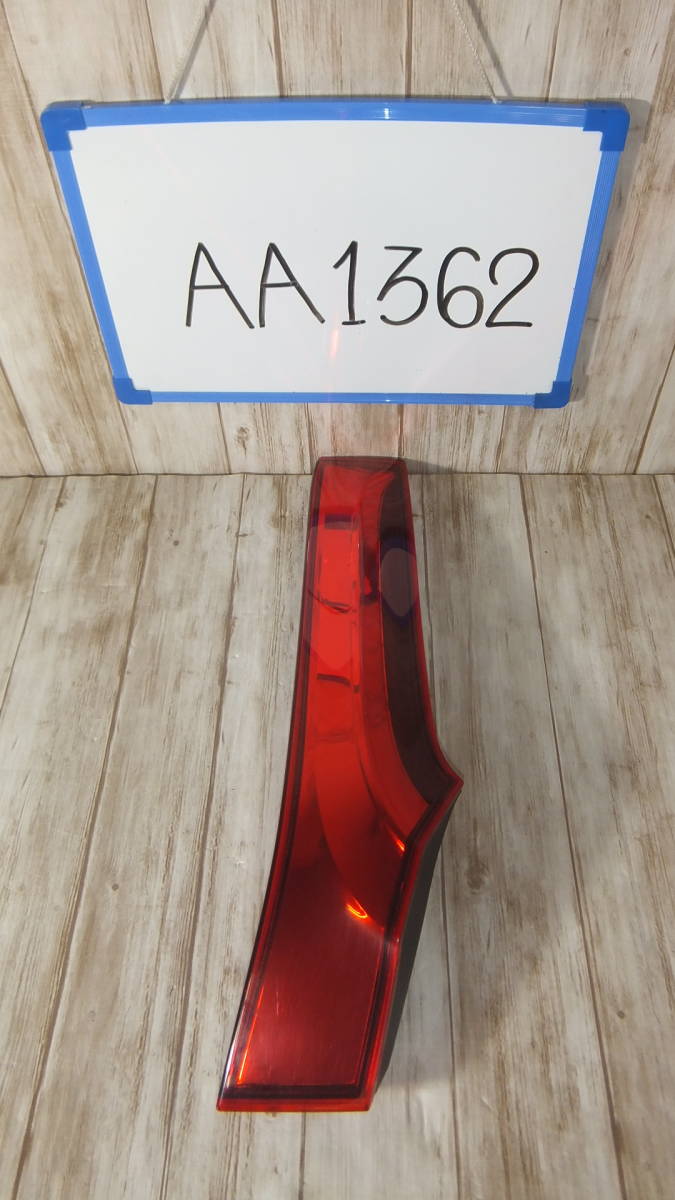 ★★★AA1362★★ GK3 ホンダ フィット 純正 左 テールフィニッシャー リッドライト 取り付け部破損無し拍卖