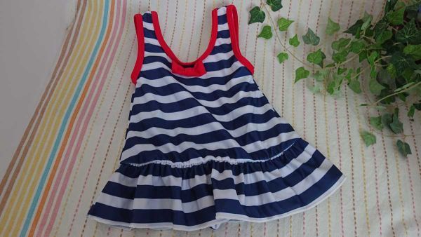☆赤ちゃんサイズ☆紺×白☆太ボーダー柄のワンピース水着☆80☆記名あり☆西松屋チェーン☆拍卖