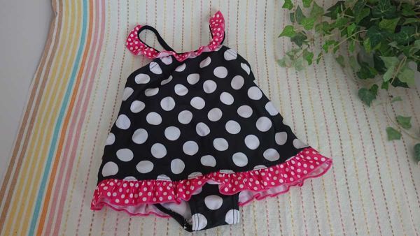 ☆赤ちゃんサイズ☆黒×ピンク×白☆水玉柄のワンピース水着☆80☆記名あり☆拍卖