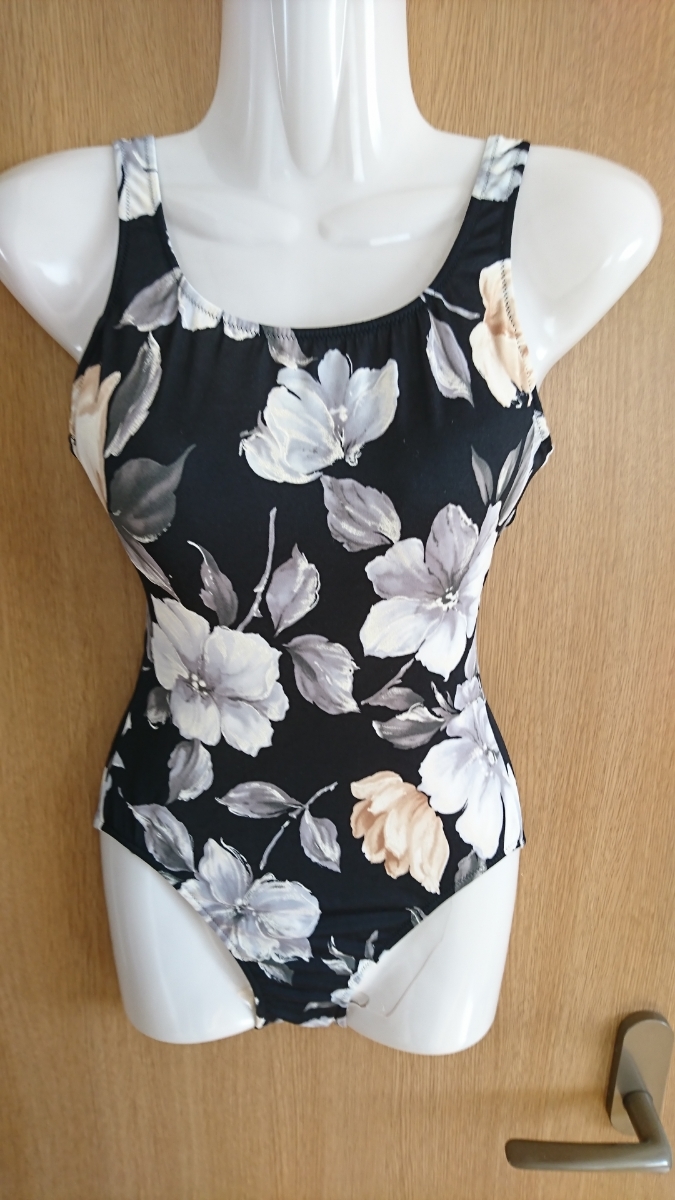 ☆SHREANU☆大きな花柄のワンピース水着☆黒系☆サイズ9M☆日本製☆(株)シュリーヌ☆拍卖