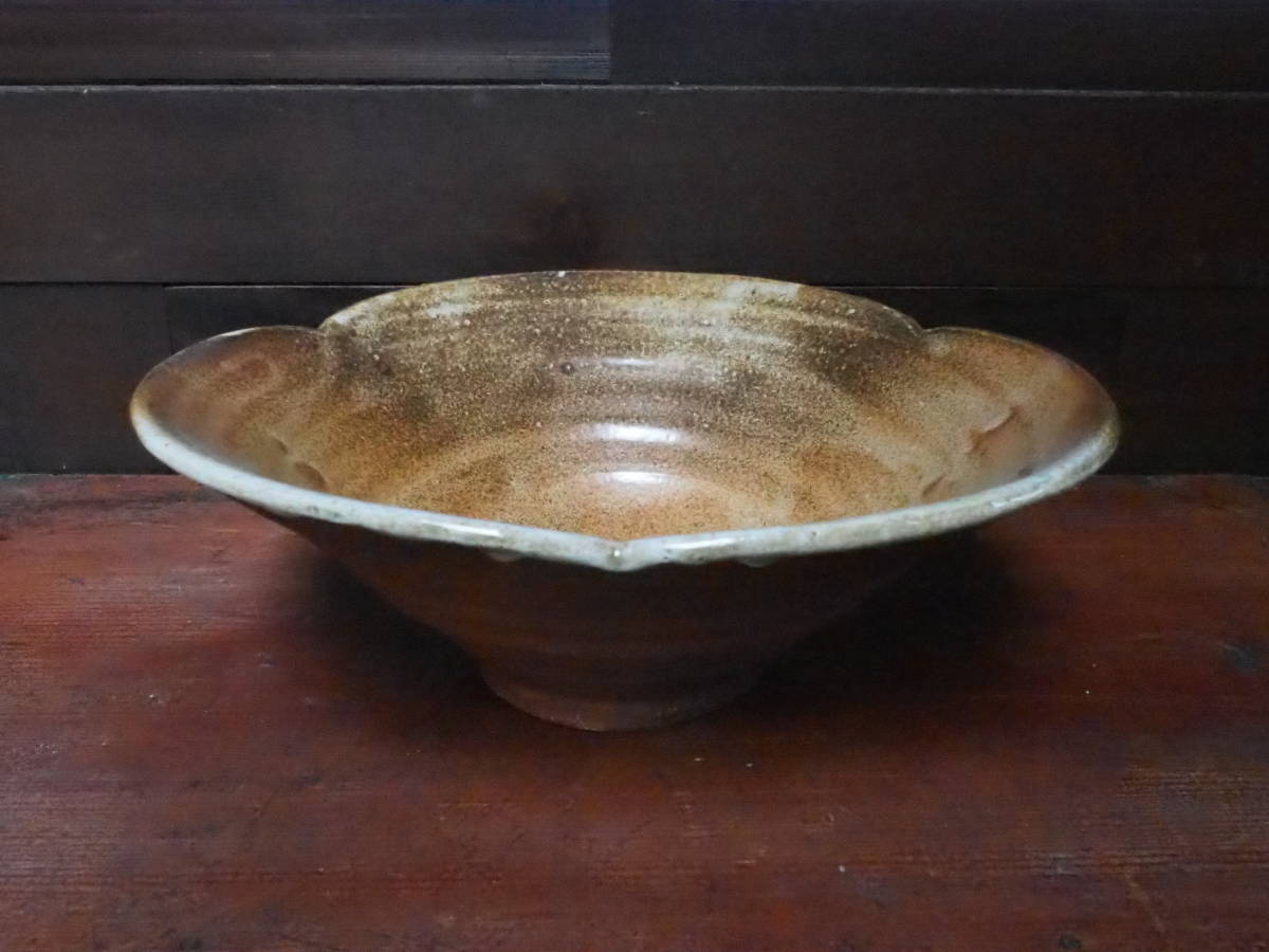 【焼き締め輪花大鉢】天麩羅和食器自然釉寿司屋料亭割烹懐石旅館民宿御造り刺身信楽常滑穴窯薪窯陶芸焼き物長角皿花器茶道華道拍卖