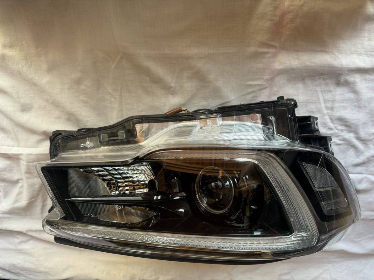 美品 スバル純正 LED フォレスター SK5 SK9 右 ヘッドライト 中期 100-6045J拍卖