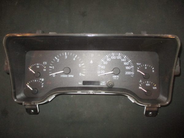 ■クライスラー ジープチェロキー スピードメーター 中古 P56010194AC 7MX XJ 部品取あり 水温計 油圧計 フューエル タコ■拍卖