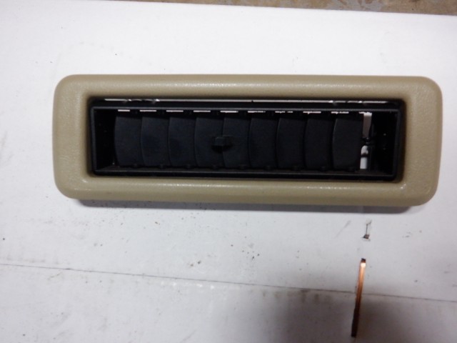 FJ80G ランクル ランドクルーザー 純正 3列目 ベンチレーター (4) 44352/b1拍卖