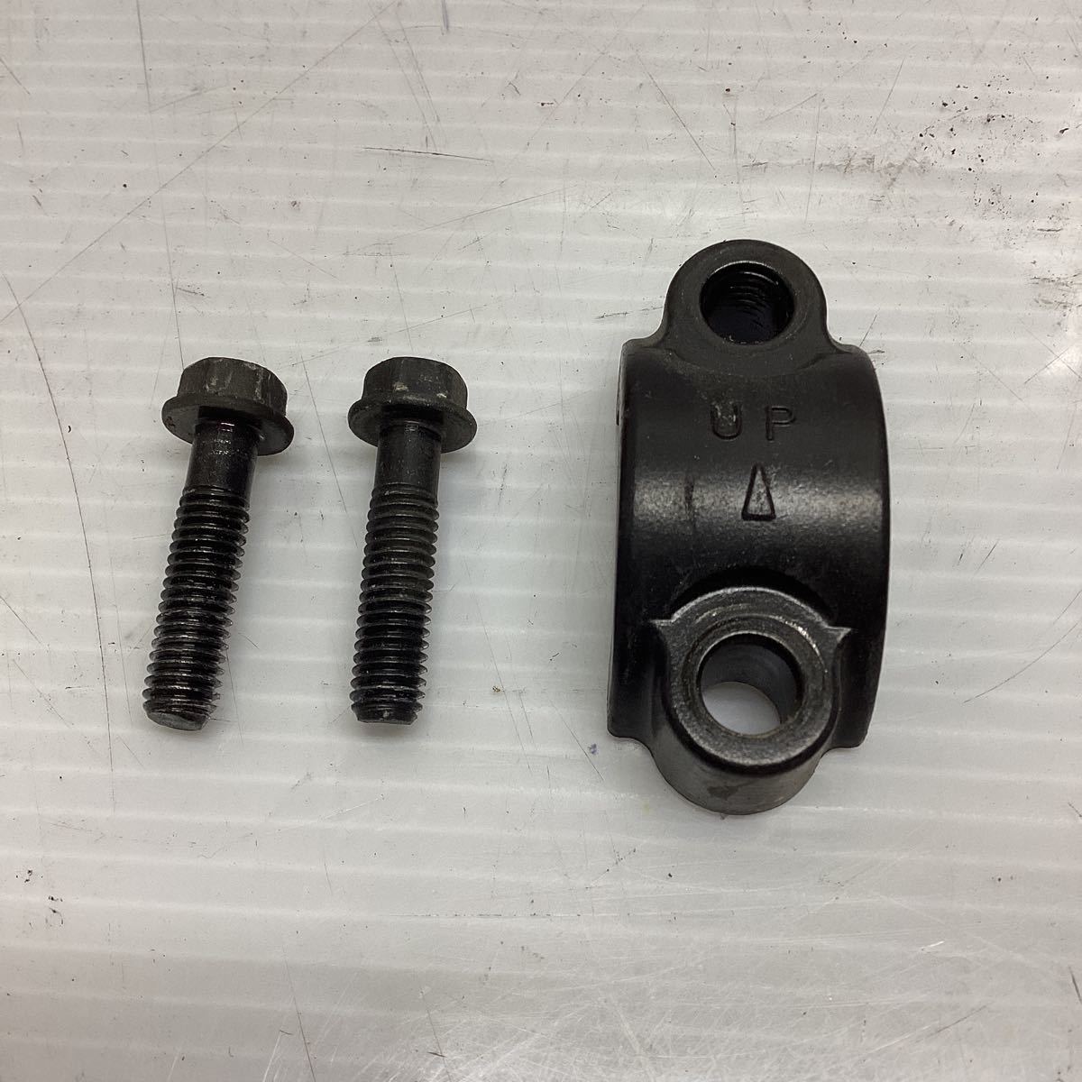 F15-17 スズキ アドレスV125S CF4MA マスターシリンダークランプ 純正部品拍卖