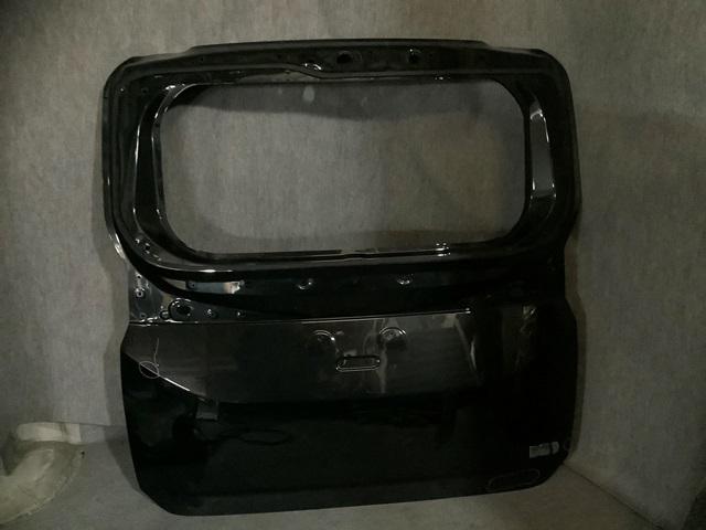 A1729-壁置き ノア ヴォクシー ZWR90W バックドア 黒系 ☆拍卖