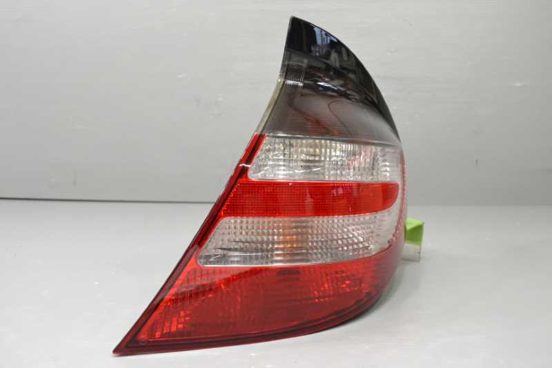 ベンツ C 180 クーぺ 右ハンドル 前期(203746) 純正 破損無 取付OK 動作保証 右 テールランプ テールライト / A203 820 26 64 k080047拍卖