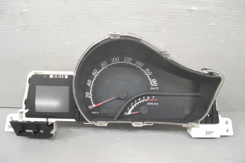 IQ PATROL 前期(KGJ10 NGJ10) 純正 破損無 取付OK 動作保証 スピードメーター タコメーター 82948km 83800-74010-A / 83800-74010 k080300拍卖