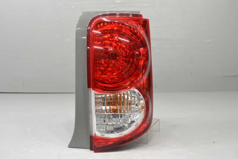 ルミオン G 前期(NZE151 ZRE152) 純正 スタンレー 破損無 取付OK 動作保証 右 テールランプ テールライト 12-541 / 81550-12A70 k080293拍卖