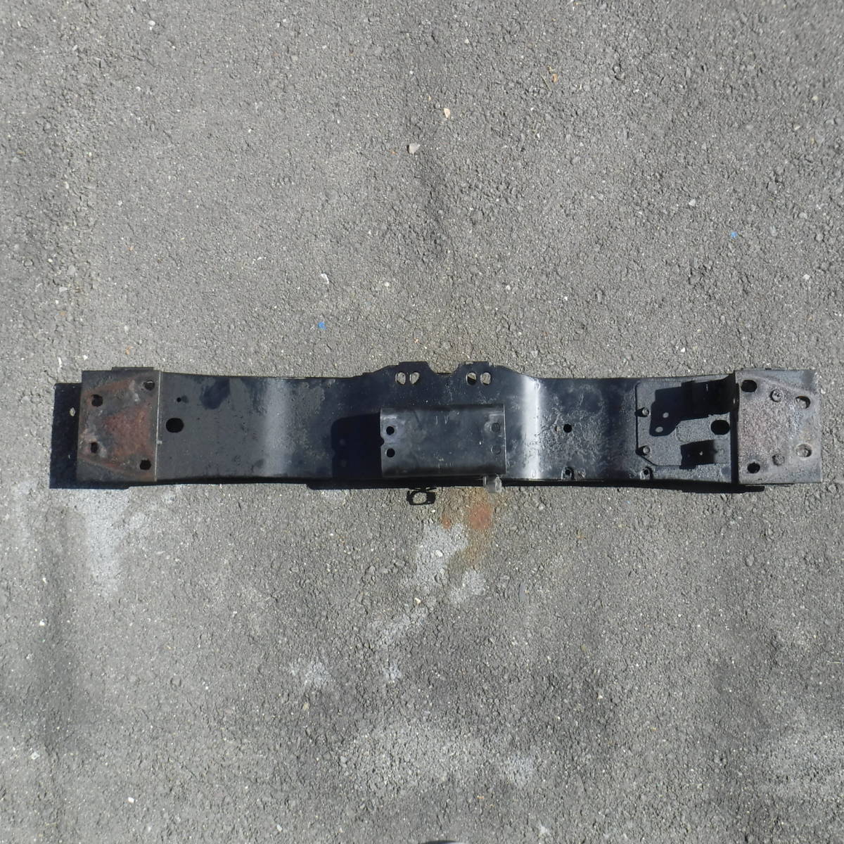 ビックホーンTA- UBS26GWいすゞ6VE1ビッグホーン純正ATミッション マウント純正オートマ ミッション サポート メンバー部品取り車あり拍卖